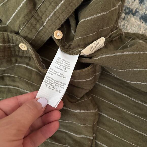 Madewell Lightspun Short-Sleeve Flap-Pocket
Shirt in Stripe - Picture 6 of 6